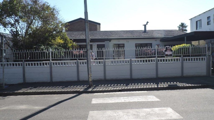 5 Bedroom Property for Sale in Glenlilly Western Cape